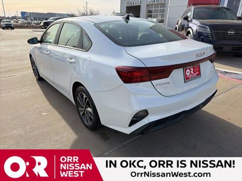 Used 2024 Kia Forte LXS image 3