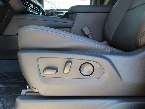 New 2026 Chevrolet Suburban LT w/ Comfort Package AWD/4WD image 9