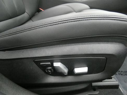 Used 2019 BMW 530i w/ Convenience Package image 28