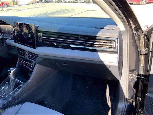 Used 2025 Volkswagen Jetta SE image 19