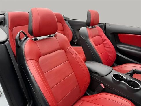 Used 2015 Ford Mustang GT Premium image 29