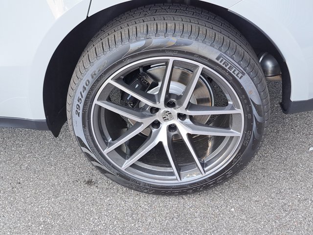 Used 2026 Porsche Macan AWD/4WD image 12