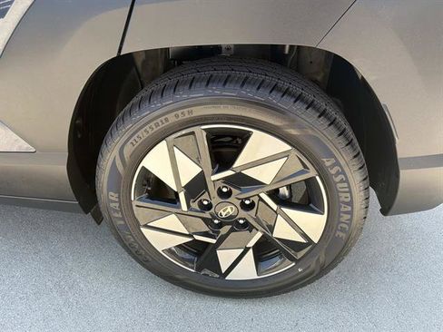 Used 2024 Hyundai Kona SEL FWD image 7