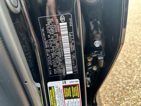 Used 2025 Toyota Camry LE image 7