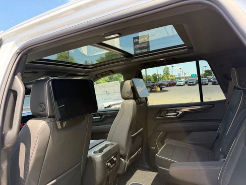 New 2026 GMC Yukon Elevation w/ Elevation Premium Package AWD/4WD image 9