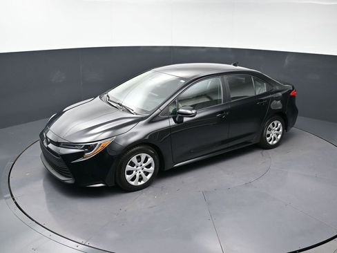 Used 2024 Toyota Corolla LE image 22