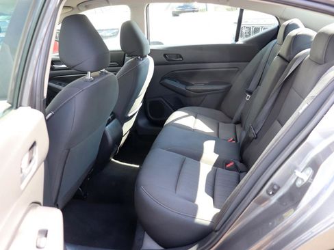 Used 2025 Nissan Altima 2.5 SV image 12