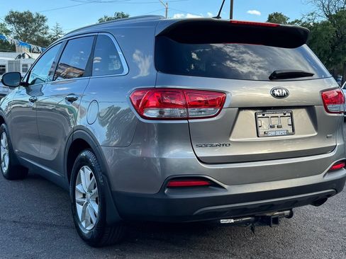 Used 2017 Kia Sorento AWD image 5