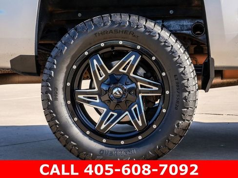 Used 2018 Chevrolet Silverado 1500 LT w/ Texas Edition AWD/4WD image 9