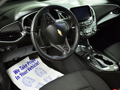 Used 2016 Chevrolet Malibu LT image 10