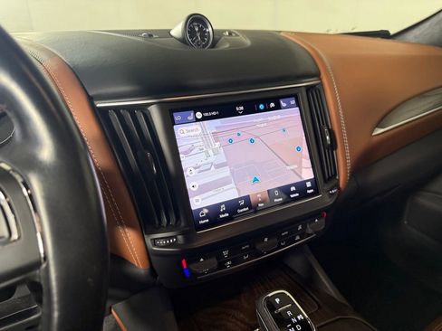 Used 2021 Maserati Levante S GranLusso AWD/4WD image 17