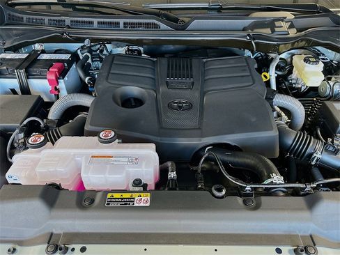 New 2026 Toyota Tundra SR5 image 8