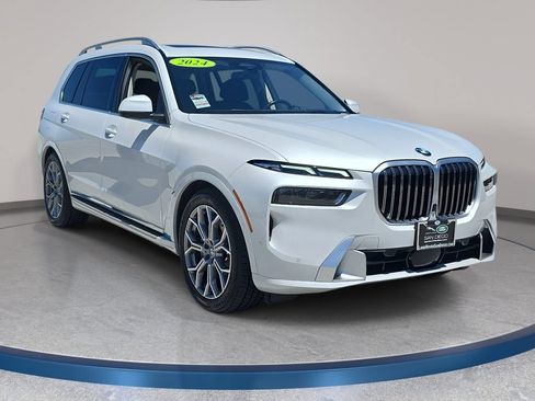 Used 2024 BMW X7 xDrive40i w/ Premium Package AWD/4WD image 4