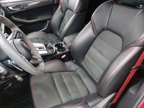 Used 2024 Porsche Macan GTS image 17