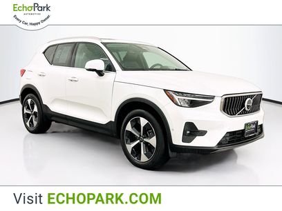 Used 2025 Volvo XC40 B5 Plus