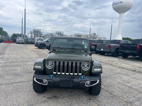 Used 2022 Jeep Wrangler Unlimited Sahara w/ Cold Weather Group AWD/4WD image 2