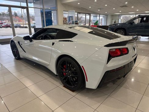 Used 2019 Chevrolet Corvette Z51 2LT image 3