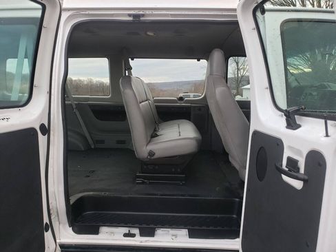 Used 2011 Ford E-150 and Econoline 150 Wagon w/ PWR Windows & Locks Group RWD image 12