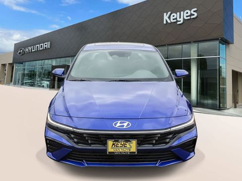 Certified 2025 Hyundai Elantra SEL FWD image 2