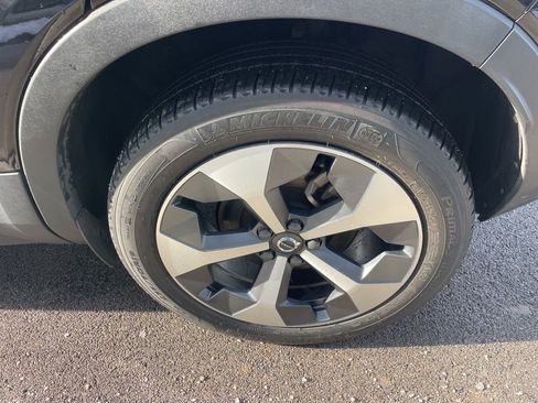 Certified 2023 Volvo XC40 B5 Plus w/ Protection Package Premier image 15