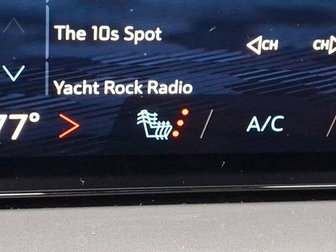 Used 2024 Chevrolet Traverse LT w/ Trailering Package image 31