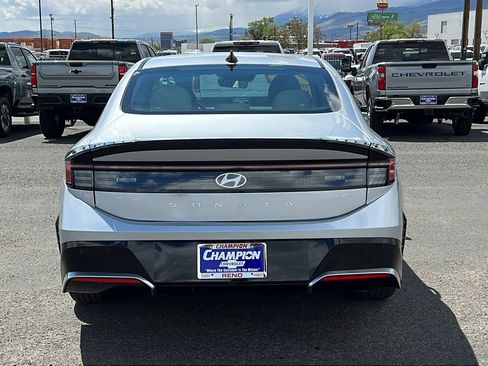 Used 2025 Hyundai Sonata SEL FWD image 6