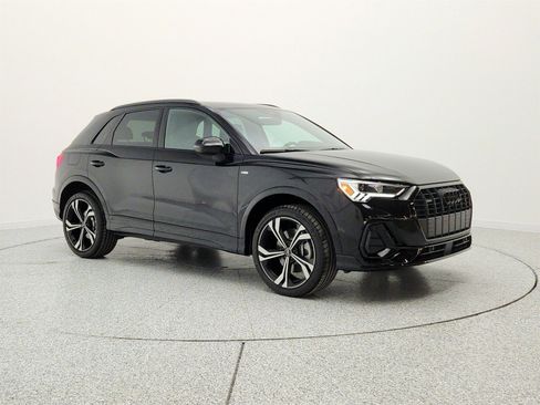 Used 2024 Audi Q3 2.0T Premium Plus w/ Premium Plus Package AWD/4WD image 3