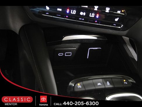 Used 2023 Buick Envision Essence FWD image 18