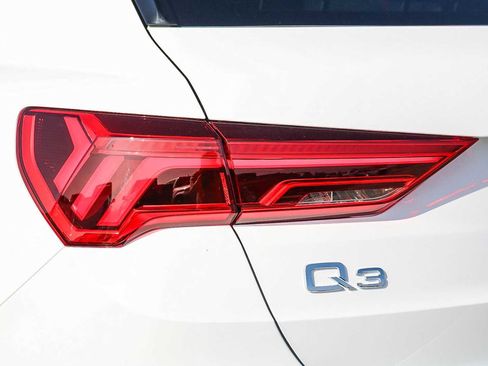 Used 2025 Audi Q3 2.0T Premium w/ Convenience Plus Package AWD/4WD image 10