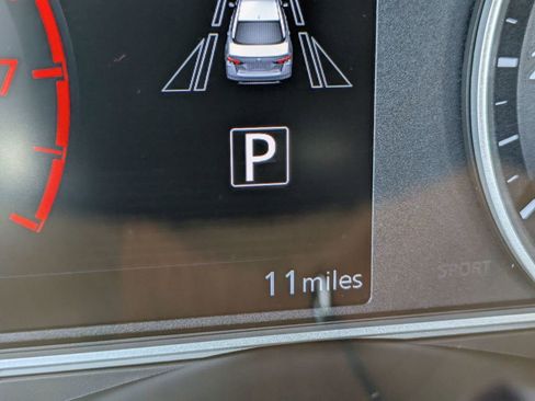 New 2025 Nissan Versa SR w/ Trunk Package image 17