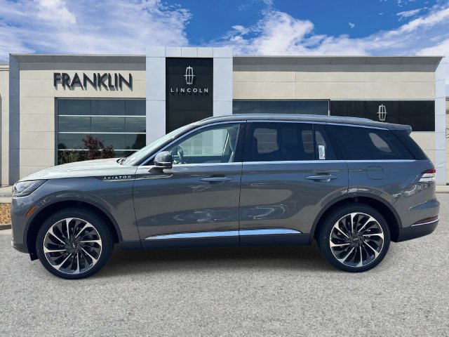 New 2027 Lincoln Aviator Reserve AWD/4WD image 4