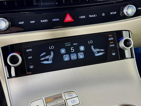 New 2026 Genesis GV70 2.5T Select image 18