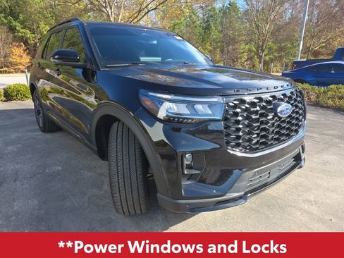 Used 2025 Ford Explorer ST image 11