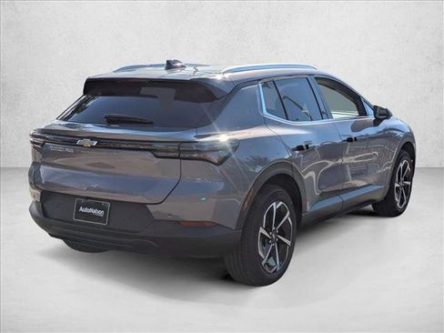 New 2026 Chevrolet Equinox EV LT image 2