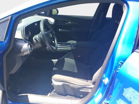 Used 2025 Chevrolet Equinox EV LT FWD image 9