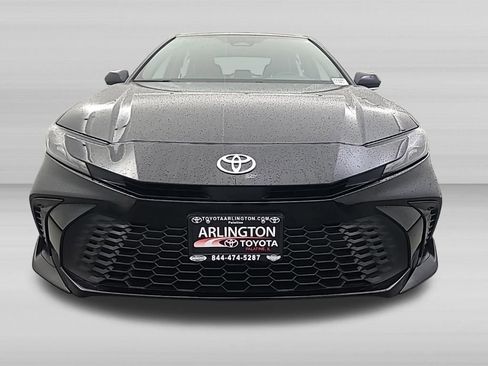 Used 2025 Toyota Camry SE FWD image 9