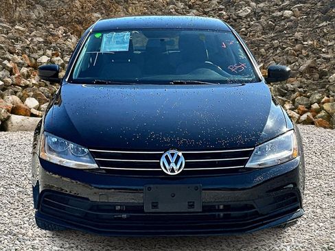 Used 2017 Volkswagen Jetta S image 3