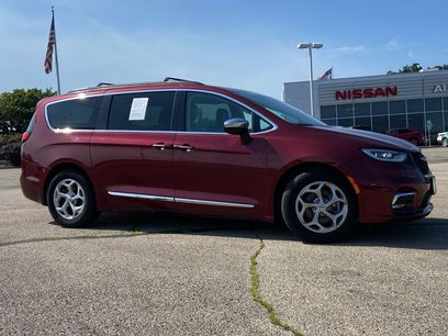 Used 2023 Chrysler Pacifica Limited