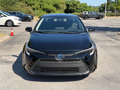 Used 2025 Toyota Corolla LE FWD image 6