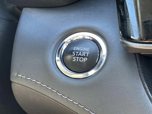 Used 2023 Toyota Highlander L FWD image 25