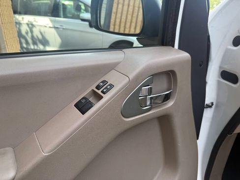 Used 2016 Nissan Frontier SV AWD/4WD image 24