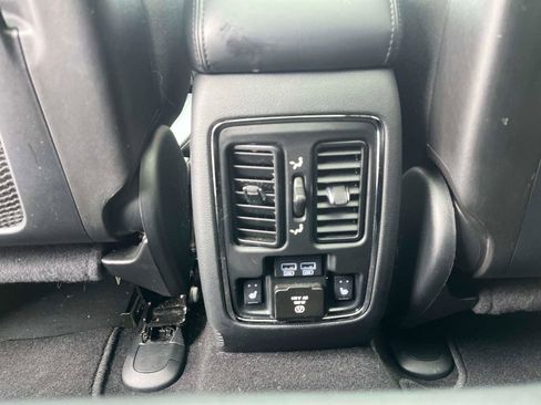 Used 2020 Jeep Grand Cherokee Limited w/ Luxury Group II image 17