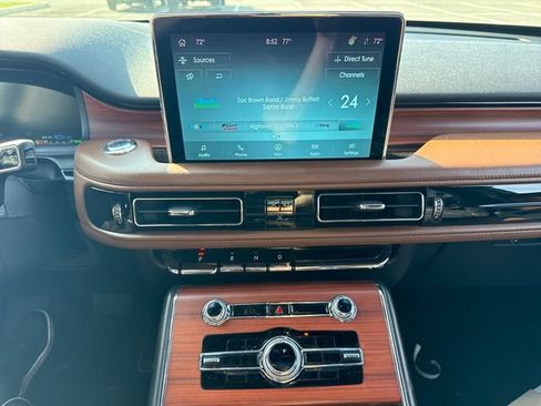 Used 2022 Lincoln Aviator Grand Touring w/ Equipment Group 301A AWD/4WD image 30