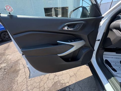 Used 2025 Chevrolet Trax LS FWD image 11
