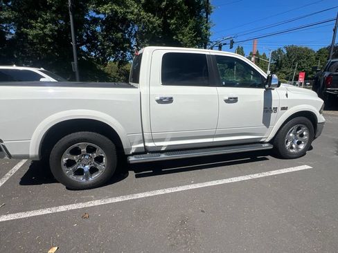 Used 2016 RAM 1500 Laramie w/ Convenience Group AWD/4WD image 2