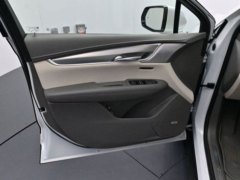 Used 2025 Cadillac XT5 Premium Luxury w/ Technology Package image 11