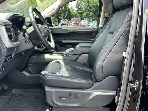 Used 2024 Ford Expedition Max XLT RWD image 9