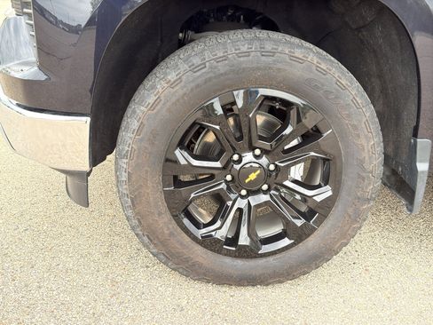 Used 2023 Chevrolet Silverado 1500 LTZ AWD/4WD image 8