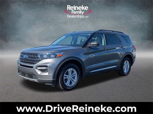 Certified 2022 Ford Explorer XLT w/ Equipment Group 202A image 1