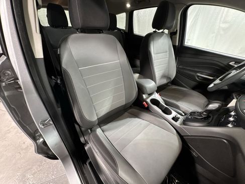Used 2015 Ford Escape SE image 32